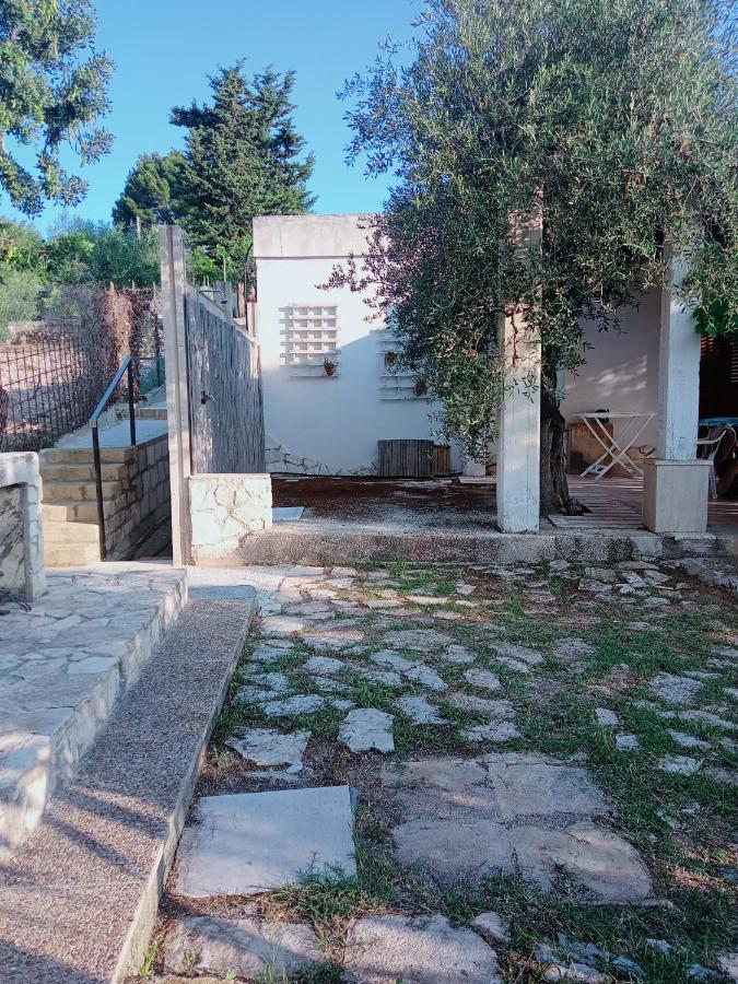 Casa Vacanze Del Carrubo Vieste Exterior foto